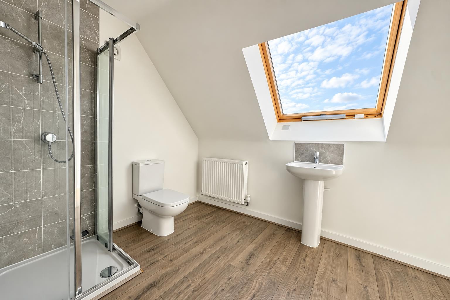 CHAIN FREE - Woodpecker Drive, Rothwell, Kettering image 14