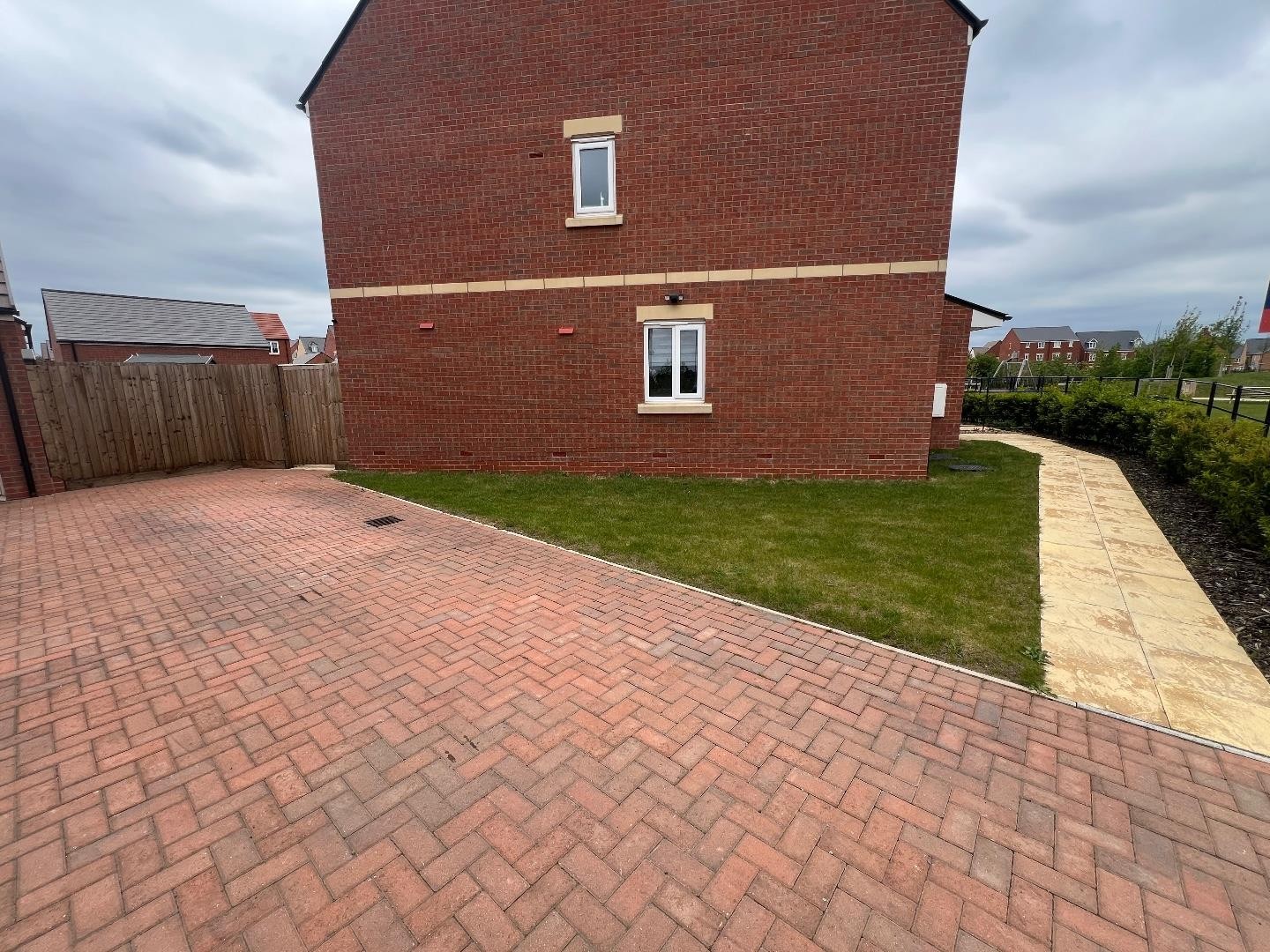 CHAIN FREE - Woodpecker Drive, Rothwell, Kettering image 16