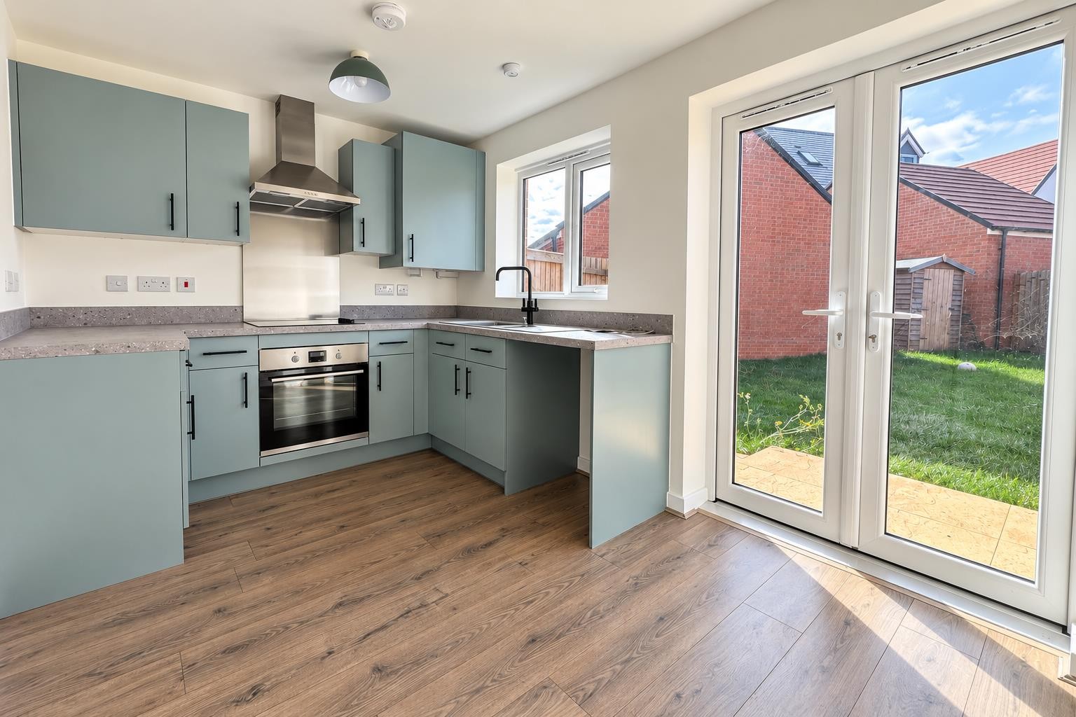 CHAIN FREE - Woodpecker Drive, Rothwell, Kettering image 4