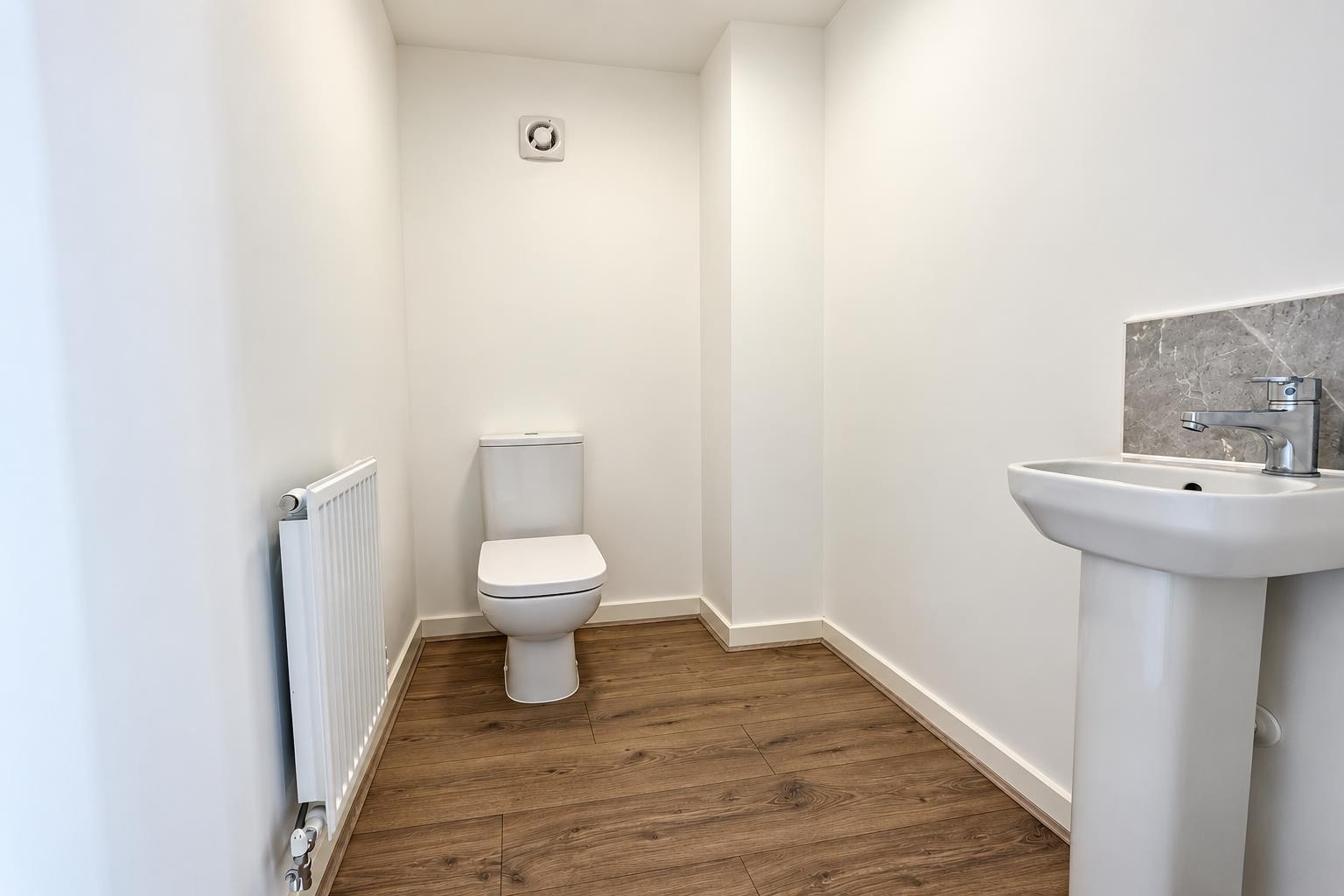 CHAIN FREE - Woodpecker Drive, Rothwell, Kettering image 7