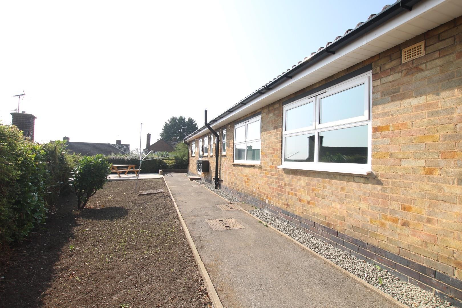 Room 41, Kenilworth Drive, Ilkeston, Derby, DE7 image 8