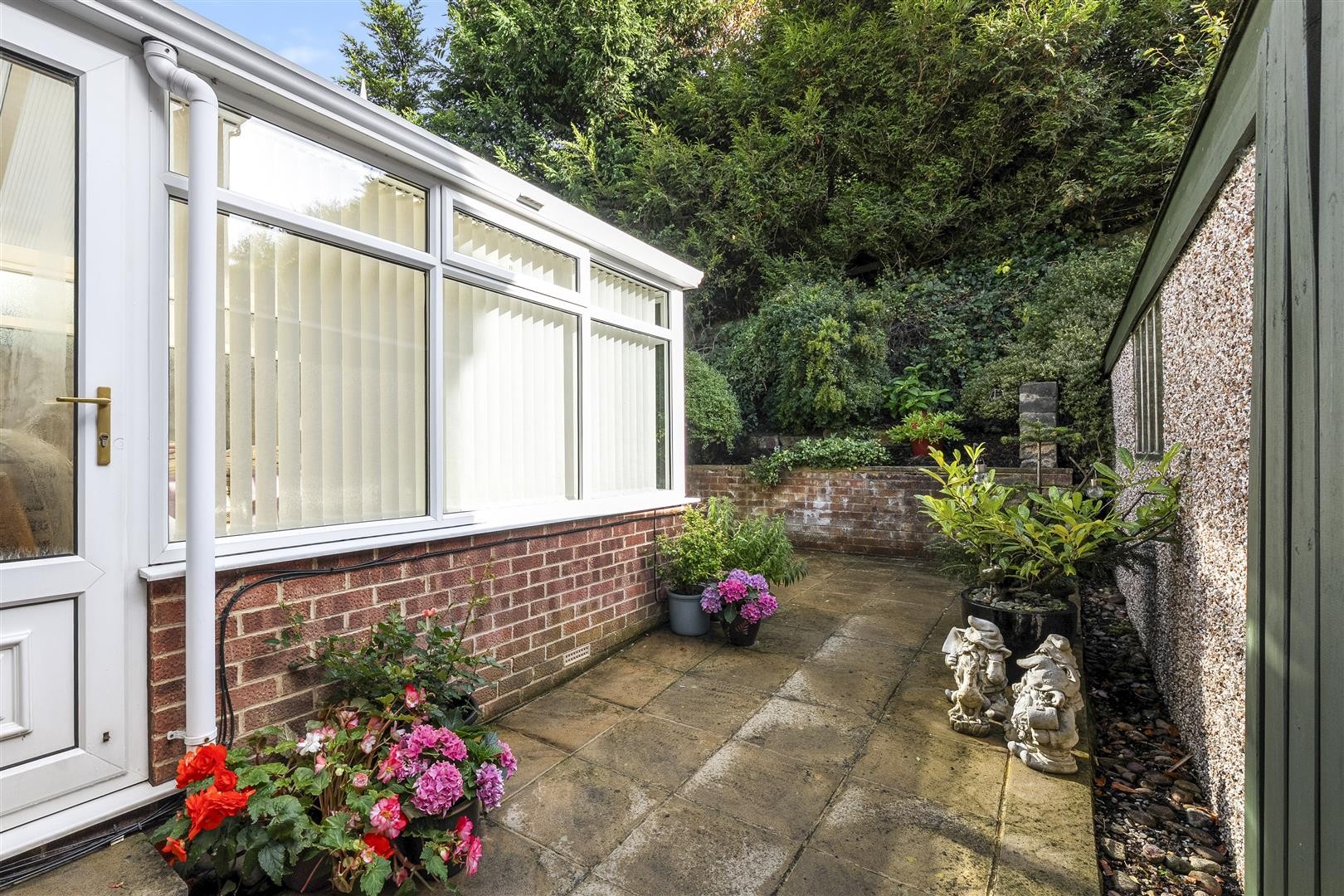Greenacre Park Rise, Rawdon image 3