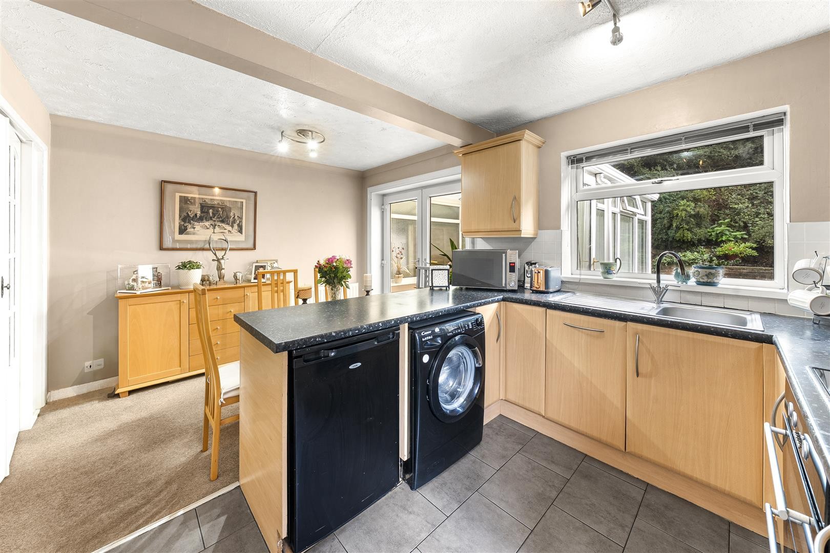 Greenacre Park Rise, Rawdon image 8