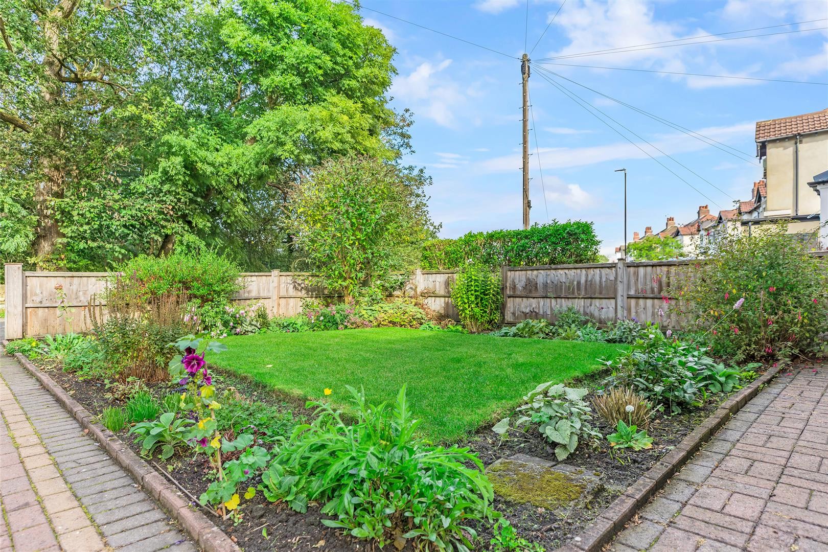 Ings Lane, Guiseley image 24