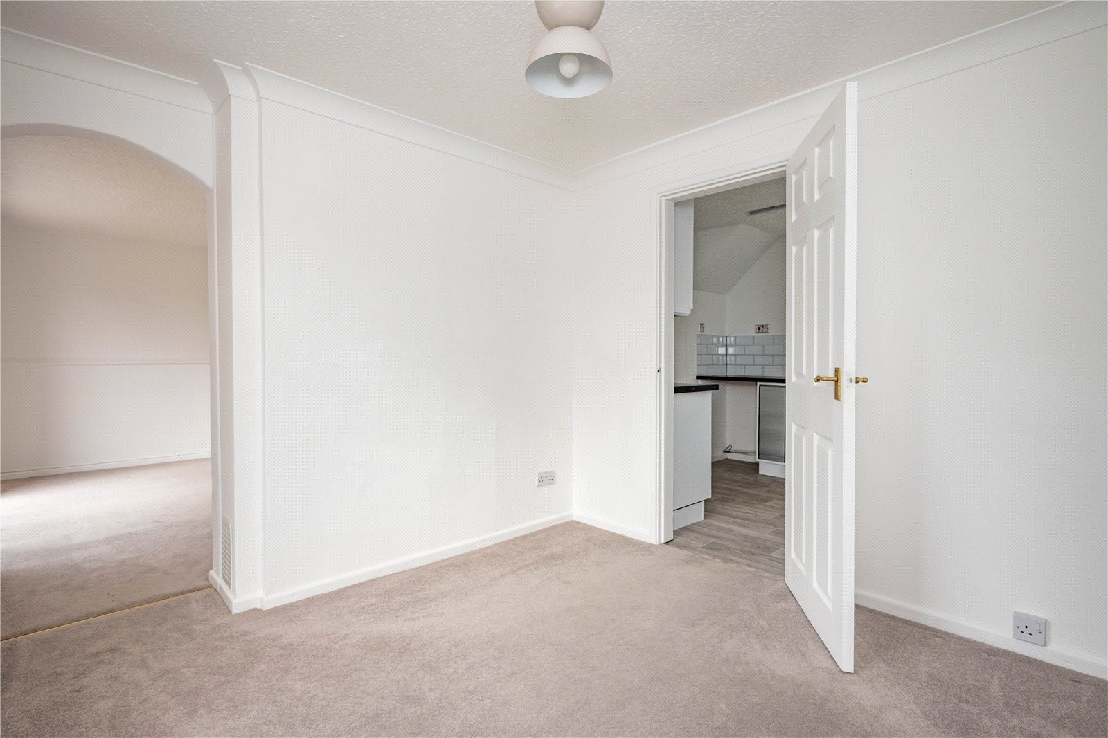 Mercia Close, Bromsgrove, Worcestershire image 6