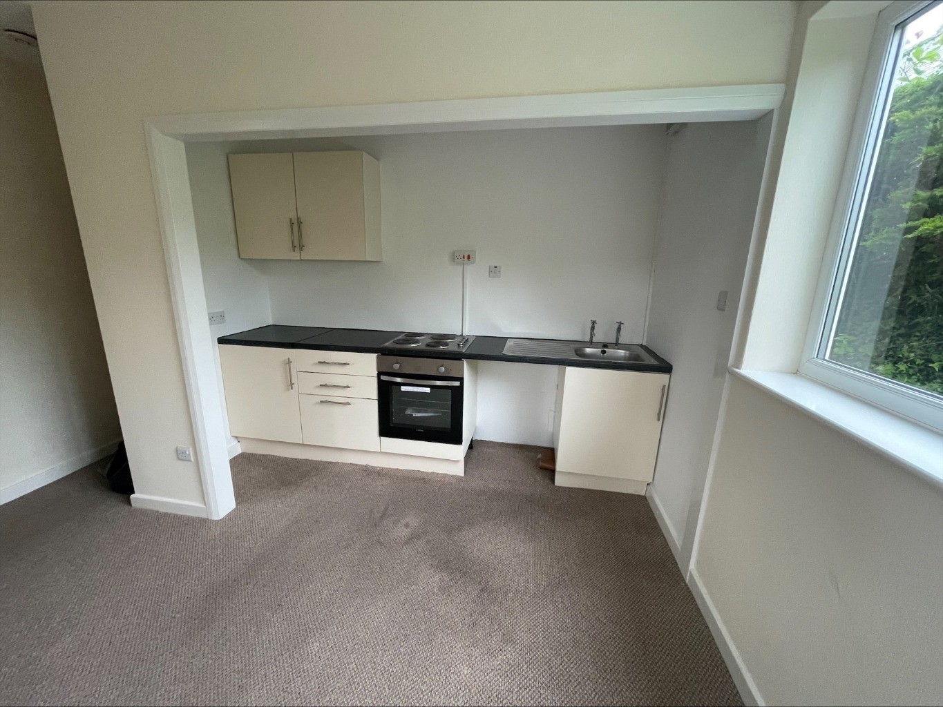 Priestthorpe Close, Bingley, BD16 image 2