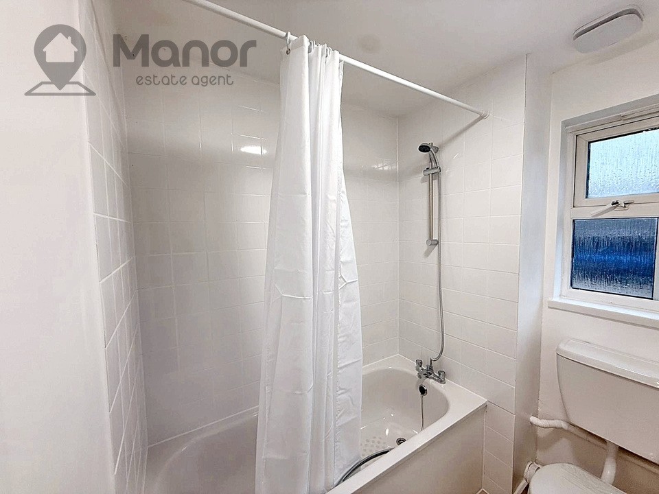 Rose Court, Bluebell Way, Ilford, IG1 2LN image 9