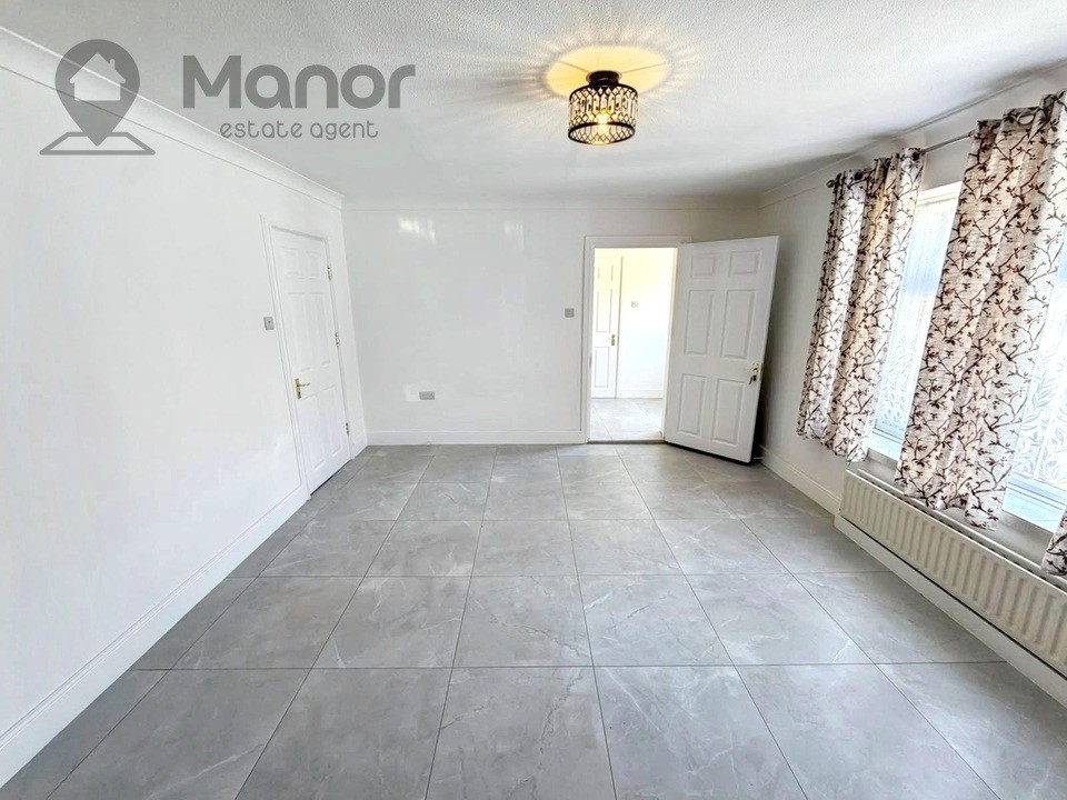 Cardinal Drive, Hainault, IG6 2SJ image 13