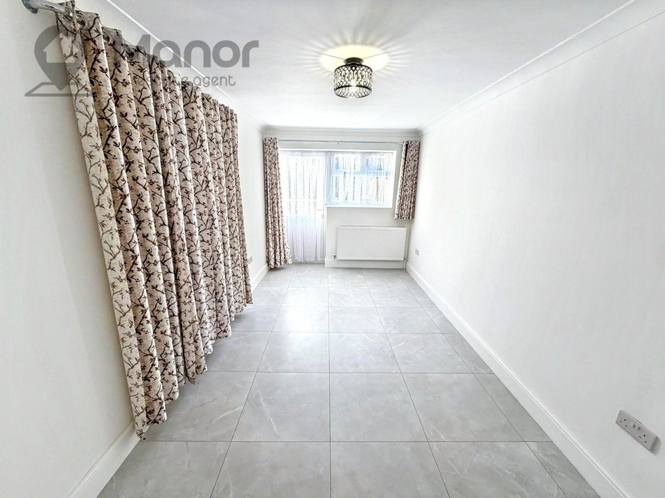 Cardinal Drive, Hainault, IG6 2SJ image 14