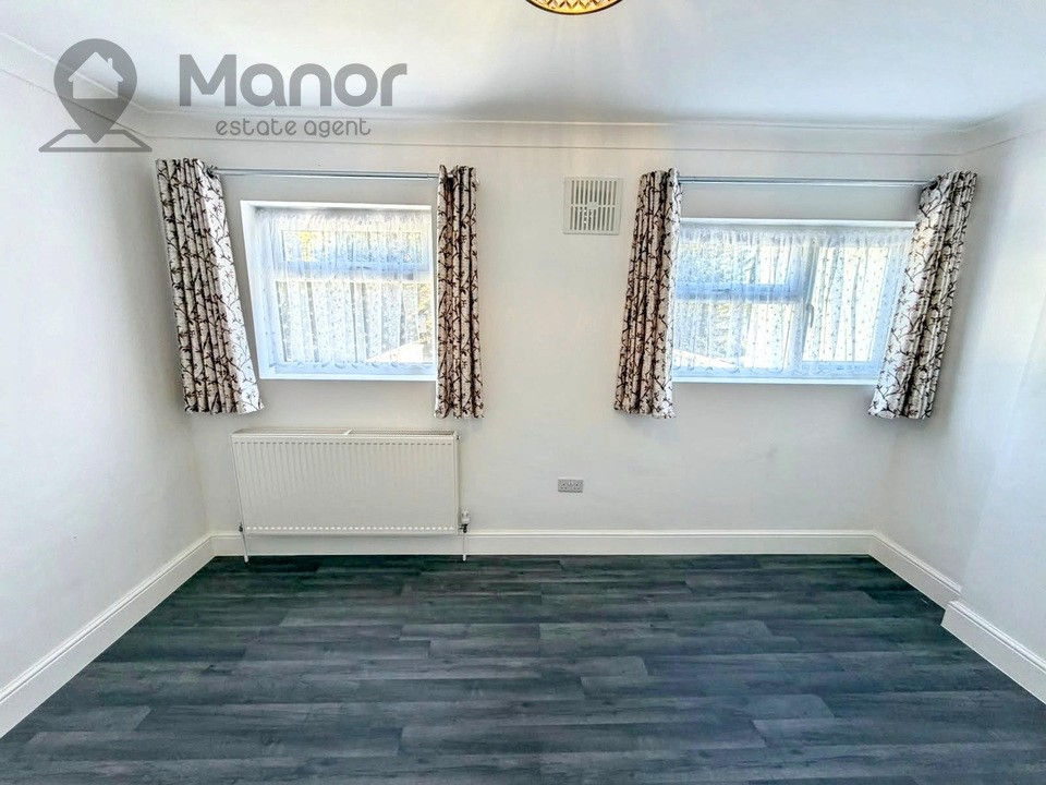 Cardinal Drive, Hainault, IG6 2SJ image 16