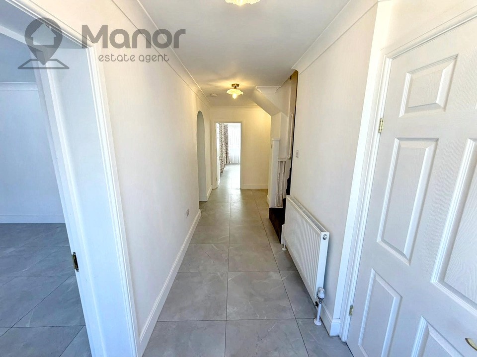 Cardinal Drive, Hainault, IG6 2SJ image 19