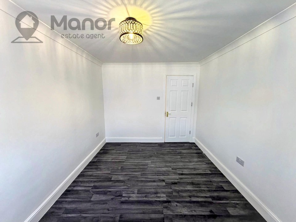 Cardinal Drive, Hainault, IG6 2SJ image 23