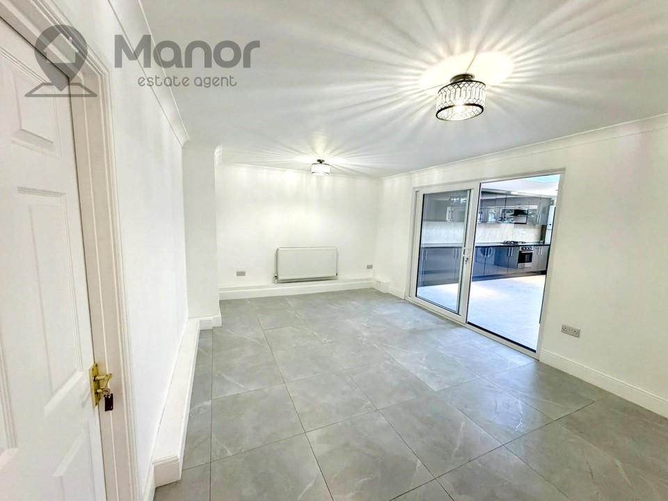 Cardinal Drive, Hainault, IG6 2SJ image 4