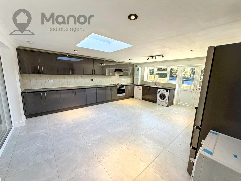 Cardinal Drive, Hainault, IG6 2SJ image 9
