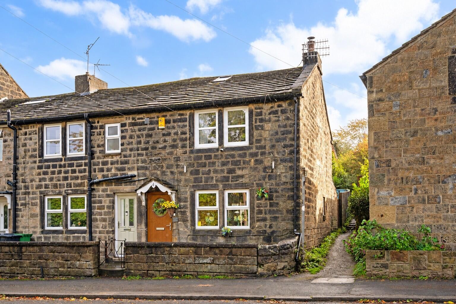 Apperley Lane, Rawdon, Leeds image 1