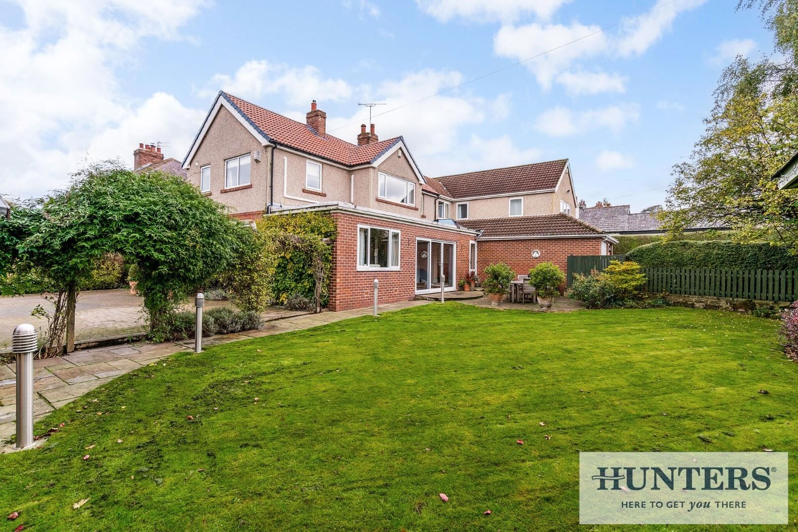 Harrogate Road, Rawdon, Leeds image 23
